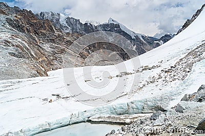 Glacier in Chola pass in Everest base camp trekking route, Himalaya mountains range in Nepal Stock Photo