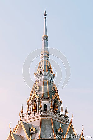 Grand roof architecture of Wat Sothon Wararam Worawihan, Chachoengsao, Thailand Stock Photo