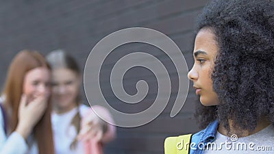 Klassenkameraden flirten