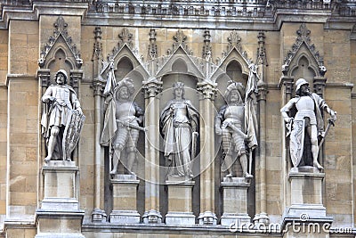 Great detail of statues on the Rathaus (Town Hall) Vienna Stock Photo