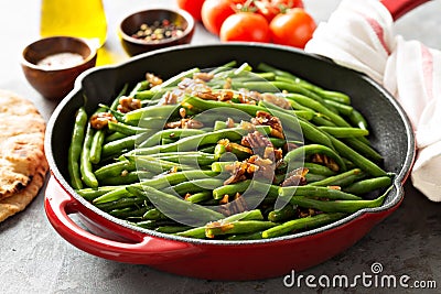 Green beans with caramelized pecans Stock Photo