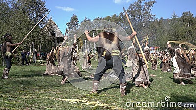 zuur draad pad Groep Itelmens Danst Rituele Dans Bij Vuur En Schreeuwt in Traditionele Kleding Aboriginal Itelmens National Stock Video - Video of naturalness, uitdrukking: 169939233 zuur draad pad Groep Itelmens Danst Rituele Dans Bij Vuur En Schreeuwt in Traditionele Kleding Aboriginal Itelmens National Stock Video - Video of naturalness, uitdrukking: 169939233