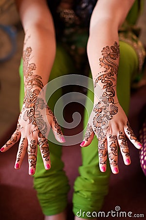 Woman Shows Off Her Mehndi Artwork Editorial Stock Photo