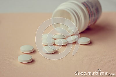 A handful of white large tablets, vitamins for health Stock Photo