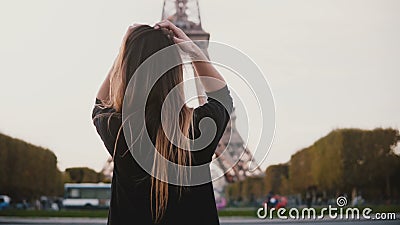 https://thumbs.dreamstime.com/x/happy-beautiful-woman-standing-near-eiffel-tower-paris-france-girl-smiling-sending-blow-kiss-camera-happy-110925086.jpg