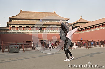 Happy traveling girls Editorial Stock Photo