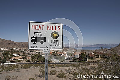 Heat Kills sign near lake Mead Stock Photo