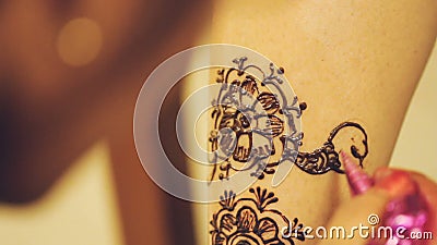 Henna Artist Painting Tattoo On Indian Bride S Leg Stock Video Video Of Business Contemporary Henna Artist Painting Tattoo On Indian Bride S Leg Stock Video Video Of Business Contemporary