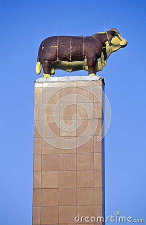 A Hereford monument stands in Kansas City, Missouri, known as the beef capital Editorial Stock Photo