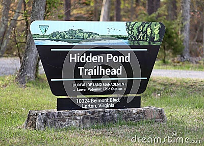 Hidden Pond Trailhead Sign Editorial Stock Photo