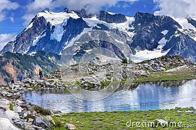 Hikers Mount Shuksan Pool Artist Point Washington State Editorial Stock Photo