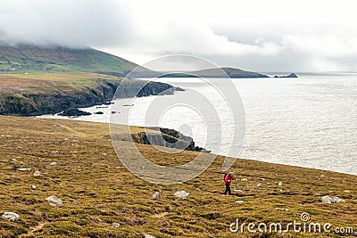 Hiking on the Dingle peninsula coastline Stock Photo