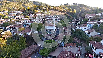 Historische weiße Häuser, Sirince-Dorf, Izmir die Türkei Vogelperspektivebrummenschuß stock footage Historische weiße Häuser, Sirince-Dorf, Izmir die Türkei Vogelperspektivebrummenschuß stock footage