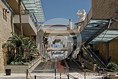 Hollywood blvd entrance shopping center theater Editorial Stock Photo