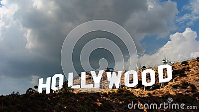 Hollywood teckenTime-schackningsperiod 1 dag moln Hollywood teckenTime-schackningsperiod 1 dag moln