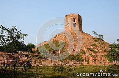 Holy buddhist Chaukhandi Stupa in Sarnath,India Stock Photo