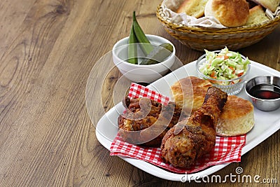 Homemade buttermilk fried chicken & biscuits Stock Photo