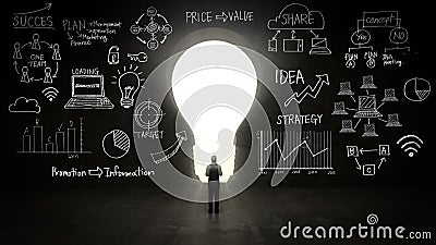 Homme d'affaires Standing devant le noir, forme de lumière d'ampoule, de plan d'action et de divers graphique dans le mur noir Homme d'affaires Standing devant le noir, forme de lumière d'ampoule, de plan d'action et de divers graphique dans le mur noir