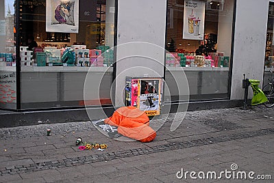 HONELESS SLEEP S OPEN ON STREET IN WINTER WEATHER Editorial Stock Photo