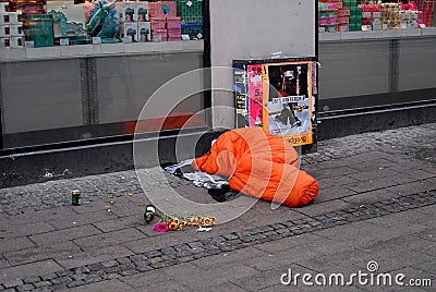 HONELESS SLEEP S OPEN ON STREET IN WINTER WEATHER Editorial Stock Photo