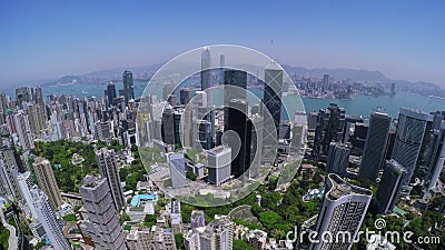 Hong Kong City Aerial Track skott Härlig klar blå himmel stock video Hong Kong City Aerial Track skott Härlig klar blå himmel stock video