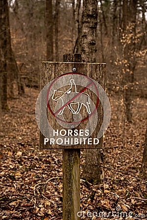 Horses Prohibited Sign Heading Toward Campsite In Mammoth Cave Stock Photo