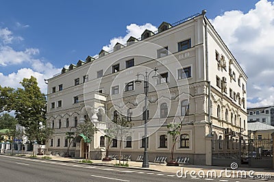 House prichta of the temple of St. Nicholas in Pyzhi Editorial Stock Photo