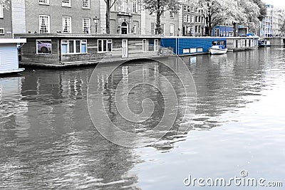 Houseboats in the nieuwe prinsengracht amsterdam Stock Photo