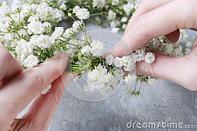 How to make gypsophila paniculata wedding wreath, step by step, tutorial Stock Photo
