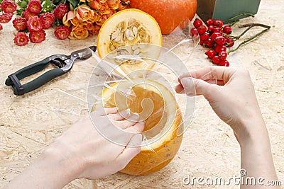 How to make a Thanksgiving centerpiece - step by step Stock Photo