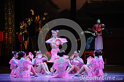 Hu Feng dance-The Pink Maid-The first act of dance drama-Shawan events of the past Editorial Stock Photo