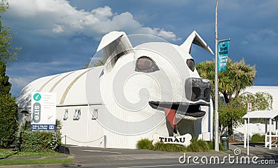 Huge welcome dog building in Tirau, New Zealand Editorial Stock Photo