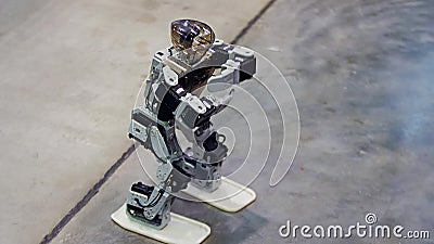 robot dance slow motion