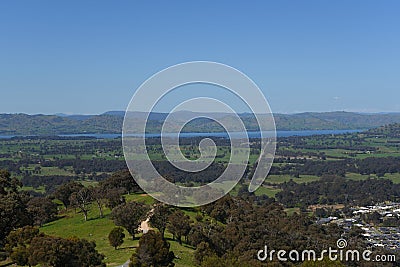 Huon hill lookout Parklands spectacular views of Lake Hume, the Kiewa Valley, the Alpine Region, Murray and Kiewa Rivers, Stock Photo