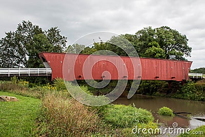 The iconic Hogback Covered Bridge spanning the North River, Winterset, Madison County, Iowa Stock Photo