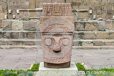 Idol statue from Tiwanaku Stock Photo