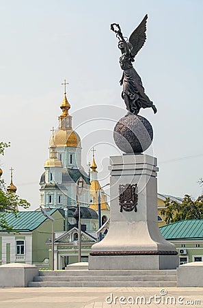 scultura greca Il-quadrato-della-costituzione-kharkov-ucraina-40817113