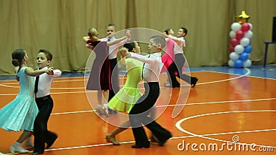 Il torneo del ballo da sala dei bambini, balla il punto rapido Il torneo del ballo da sala dei bambini, balla il punto rapido
