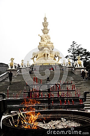 Incense by the stairs to the golden buddha of emei shan, china Stock Photo