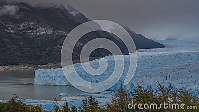 The incredible blue glacier of Perito Moreno stretches to the horizon Stock Photo