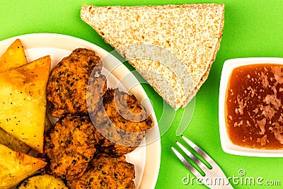 Indian Food Style Snacks Vegetarian Tikka Vegetarian Samosa Onion Bhaji With Chapati Flat Bread Stock Photo