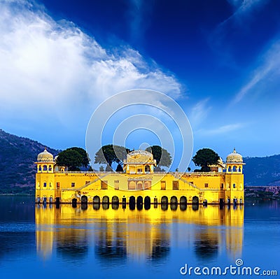 Indian water palace on Jal Mahal lake at night time in Jaipur Stock Photo