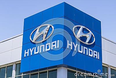 Indianapolis - Circa April 2017: Hyundai Motor Company Dealership. Hyundai is a South Korean Automotive Manufacturer IV Editorial Stock Photo