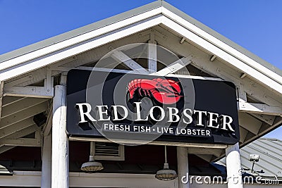 Indianapolis - Circa February 2017: Red Lobster Casual Dining Restaurant, Red Lobster is owned by Golden Gate Capital I Editorial Stock Photo