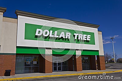 Indianapolis - Circa March 2016: Dollar Tree Discount Store I Editorial Stock Photo