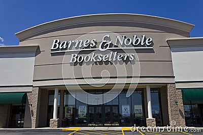 Indianapolis - Circa May 2016: Barnes & Noble Retail Location II Editorial Stock Photo