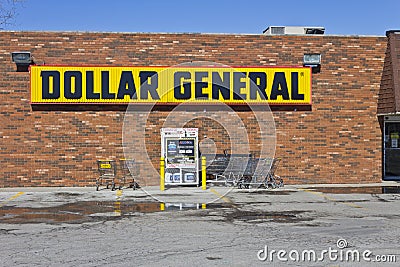 Indianapolis - March 2016: Dollar General Retail Location I Editorial Stock Photo