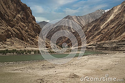 Indus River valley along the road to lake Tsomoriri in Ladakh Stock Photo