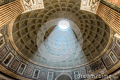 Interior Pantheon dome with sunlight shining in Rome Stock Photo