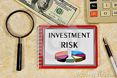 Investment risks - text label in the folder. Planning a strategy for successful placement Stock Photo
